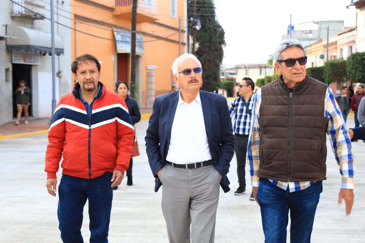 El Ayuntamiento de Chiautempan concluye y entrega obra de pavimentación en calle Bernardo Picazo
